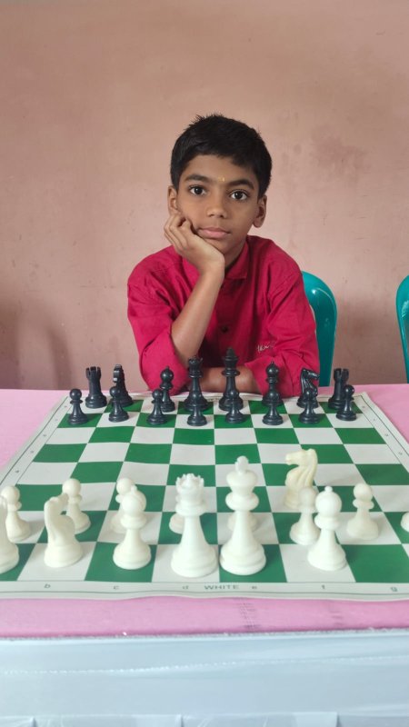 नवव्या वर्षी अनिरुद्ध साळुंखे याला जलद बुद्धिबळाचे आंतरराष्ट्रीय मानांकन